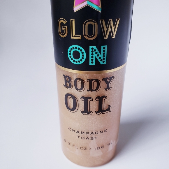 Bath and Body Works Glow On Body Oil - Picture 5 of 6